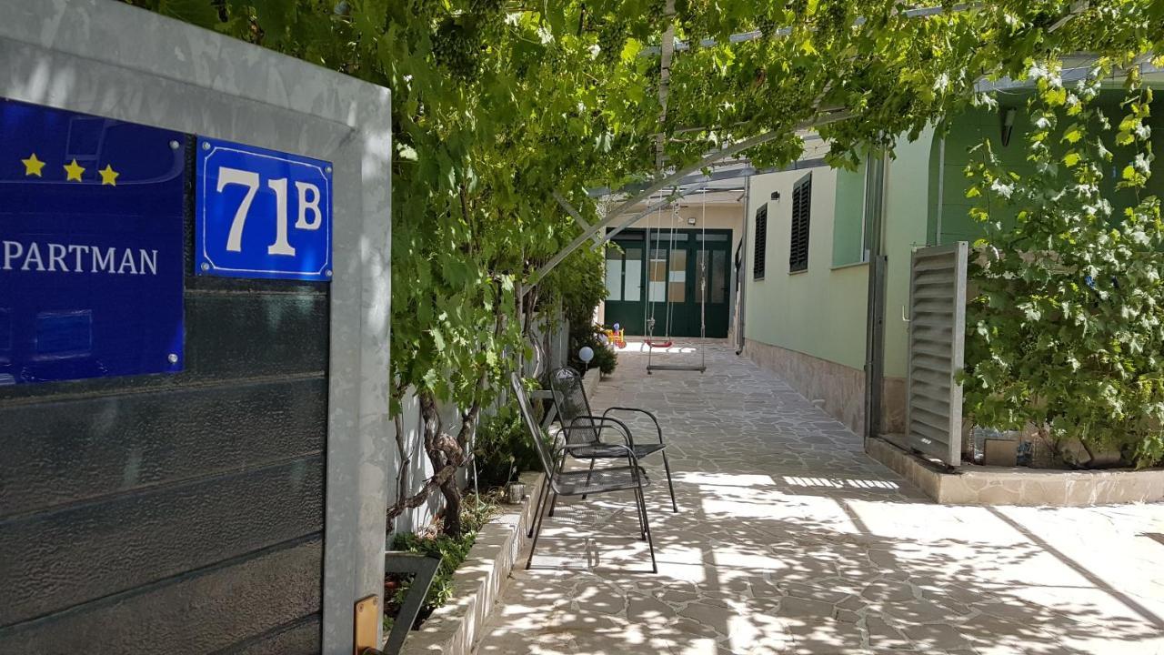 Apartmani Vincek Vodice Eksteriør bilde